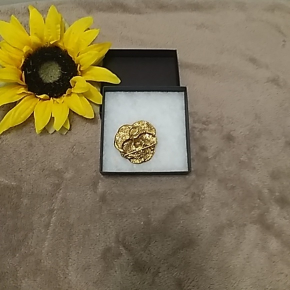 Gold brooch - Picture 2 of 2